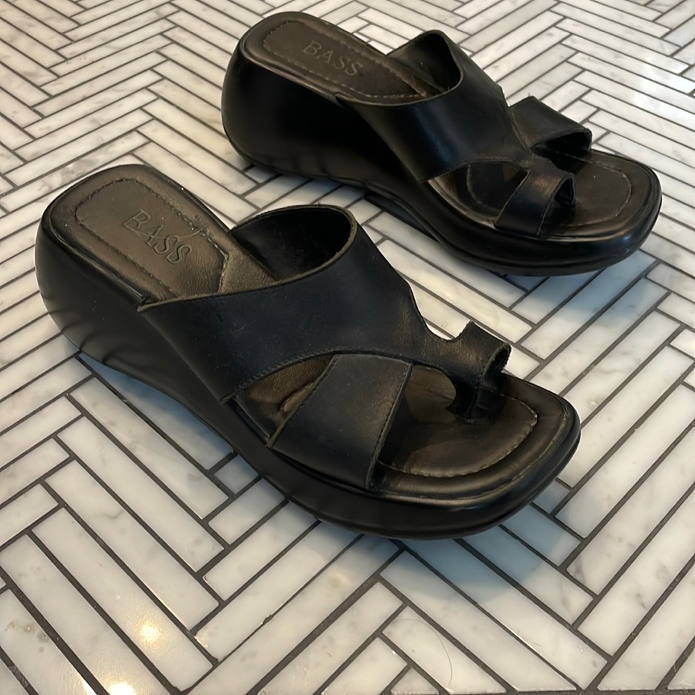 BASS sculpted balloon square toe platform slides